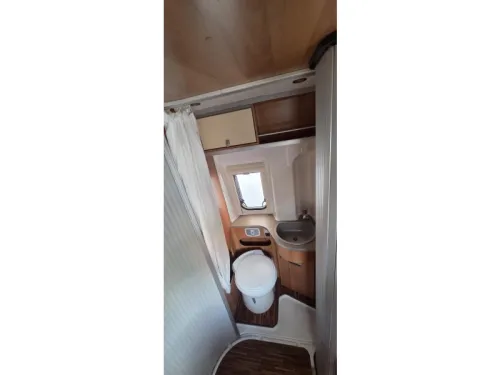 Hymer Car 372 L&auml;ngsbetten Nivelliersystem Foto: 13
