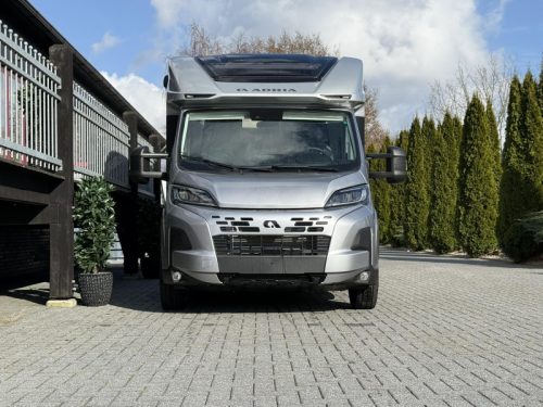 Adria Matrix Supreme 670 DL Automaat - 180PK - 44H Foto: 7