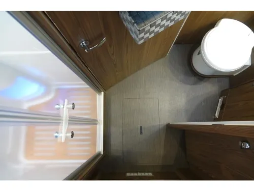 Hymer B Klasse 704 PL 2-Personen-Ausf&uuml;hrung Foto: 19