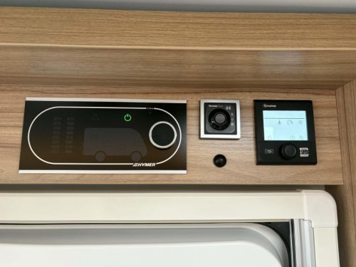 Hymer Exis-i 580 No Drop-down Bed - 1st owner photo: 20