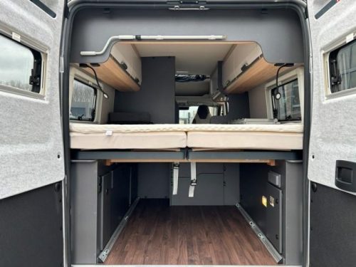Knaus Boxlife 600ME Platinum Selection with pop-top roof photo: 5