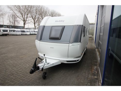 Hobby De Luxe 460 SFF Queensbed photo: 4
