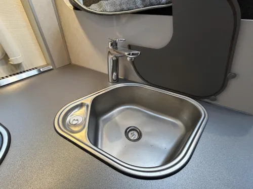 Hymer Exsis-I 678 Einzelbetten, Hubdach  Foto: 13