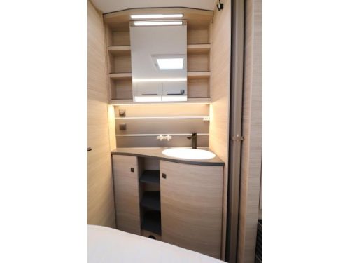 Fendt Apero 465 SFB French bed /Thule awning photo: 15