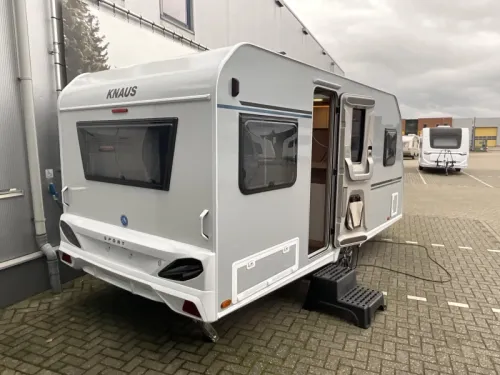 Knaus Sport Platinum 450 FU AKTION MODELL-FRANZ&Ouml;SISCHES BETT Foto: 1