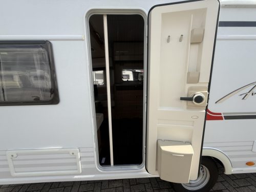 B&uuml;rstner Averso Plus 500 TS AWNING/POP-TOP ROOF/6 BERTHS photo: 16