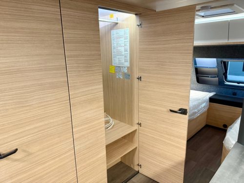 Hobby Maxia 585 UL Rangierhilfe + Kassettenmarkise  Foto: 18