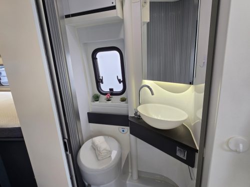 Adria Twin Supreme 640 SLB 2x Airco Omvormer Lithium  foto: 13