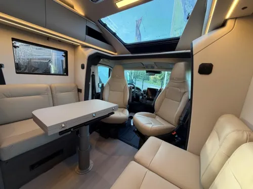 Adria Coral Supreme 670 DL AIRCO/180HP/AWNING photo: 5