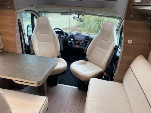 Knaus Live TI 650 MF French bed | Automatic photo: 4