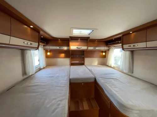 Hymer B678 Einzelbetten Hubdach  Foto: 19