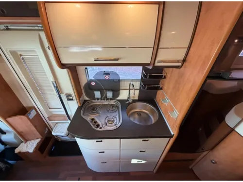 Carthago C-Tourer T 143 L&auml;ngsbetten Foto: 10