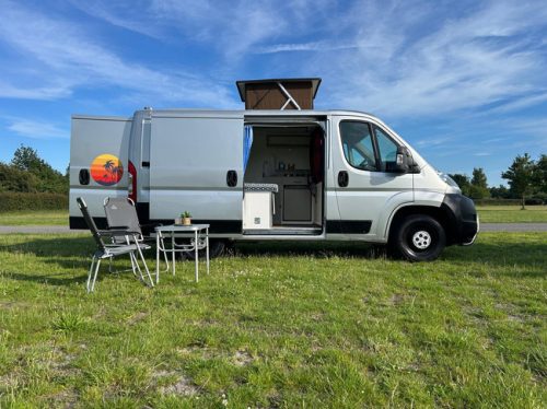 Compact Bus Camper Citro&euml;n Jumper | Solar Panel | Reversing Camera | Towbar | Air conditioning photo: 4