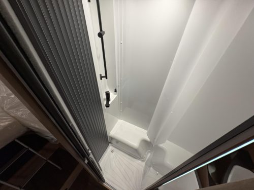 Knaus L!ve Ti Platinum 650 MEG automaat / combi E  foto: 17