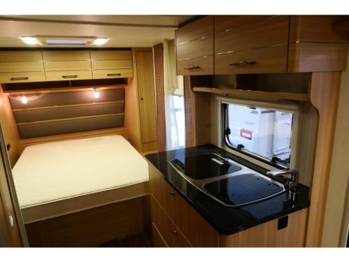 Eriba Living 550 Queens bed photo: 5