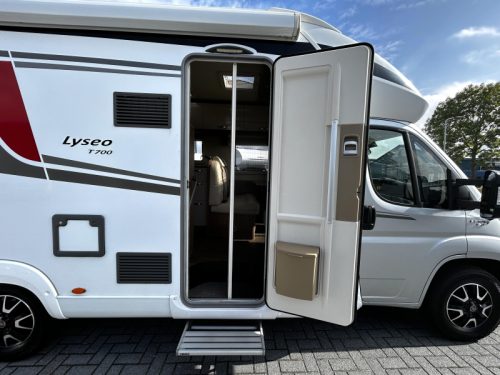 B&uuml;rstner Lyseo 700 T Queensbett/2017/Euro6/6.9M Foto: 5