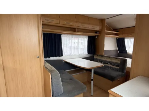 Beyerland Vitesse 460 MD Heckk&uuml;che Sitzgruppe Festbett Foto: 8