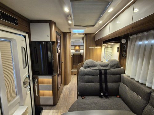 Hymer ML-T 620 163 HP AUTOMATIC 45,588 KM 4400 KG FULLY LOADED 12 MONTHS WARRANTY MERCEDES SPRINTER 416 CDI SINGLE BEDS SOLAR 18 INCH ALLOY WHEELS photo: 16