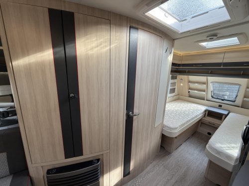 Hobby De Luxe Edition 495 UL 2 SINGLE BEDS MOVER AWNING TOP photo: 19