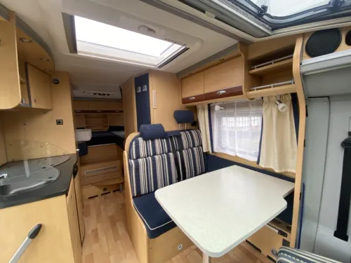 Dethleffs Advantage 6611 T single beds FULL Air conditioning photo: 6