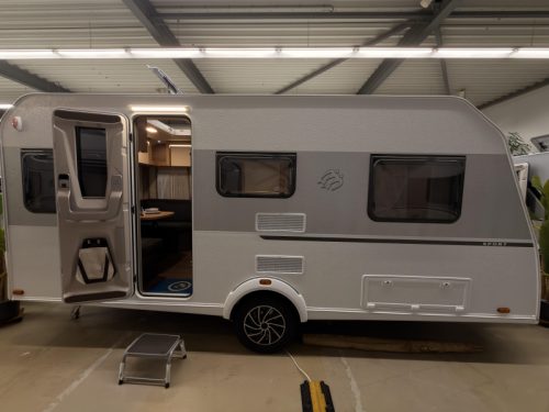 Knaus Sport 460 EU 1800 KG + Einzelbetten Foto: 2