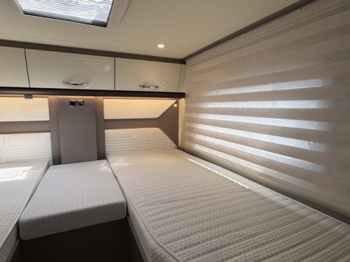 B&uuml;rstner Lyseo TD 690 G Harmony Line Black Pearl 160 PS AUTOMATIK 9-Gang Euro6 Fiat Ducato **Flacher Boden/Einzelbetten/Maxxfa/ Satellit Foto: 17