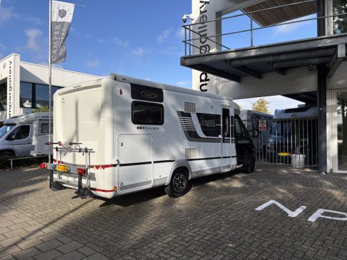 LMC Comfort T LITS JUMEAUX + BANQUETTE RONDE CLIM DE TOIT 150CV 6.99M photo : 22