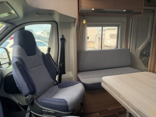 Knaus SKY WAVE 650 MF / free storage photo: 16
