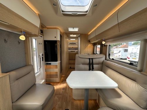 Hymer BMC-I 680, automatic, without drop-down bed! photo: 1