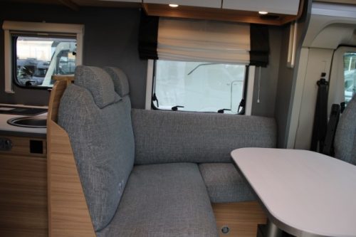 Dethleffs 7052 DBM Just 90 Queenbed + Hubdach ger&auml;umige Garage (94 Foto: 24
