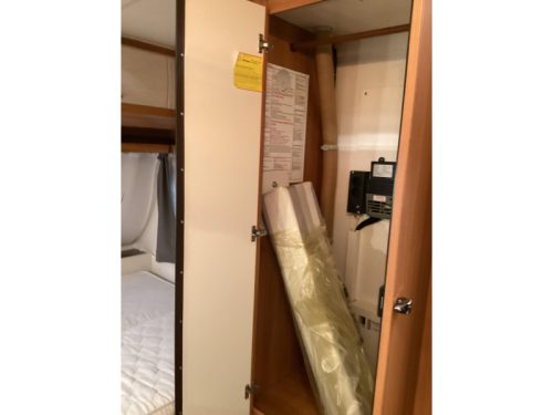 Hobby On Tour 470 KMF awning photo: 9