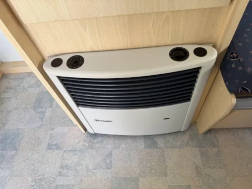 Kip Kompakt 37 EKV SINGLE BED TOILET AWNING photo: 6
