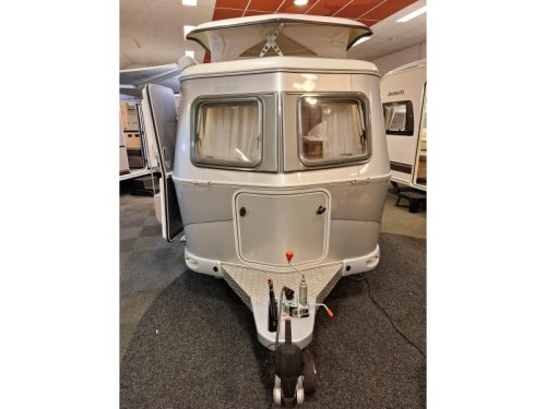 Eriba Touring 410 GT L&auml;ngsschl&auml;fer Sitzgruppe Rangierhilfe Foto: 1