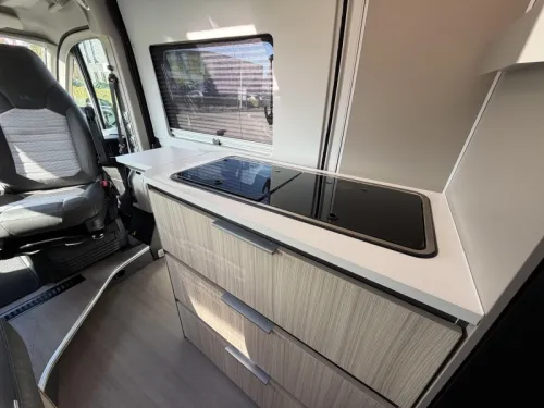 Adria Twin Plus 640 SLB Lithium, Umrichter, Solar Foto: 7