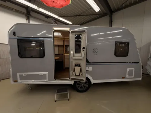 Knaus Sport Platinum 450 FU +Fu&szlig;bodenheizung+1700kg  Foto: 2