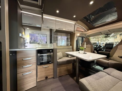 Adria Matrix 670 DC Queensbett / Hubdach | A69 Foto: 10
