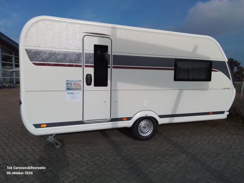 Hobby De Luxe 460 SFF Model 2027 with queen-size bed photo: 1