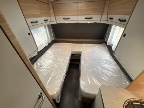 Dethleffs Summer Edition 460 EL SINGLE BEDS-XL REFRIGERATOR photo: 7
