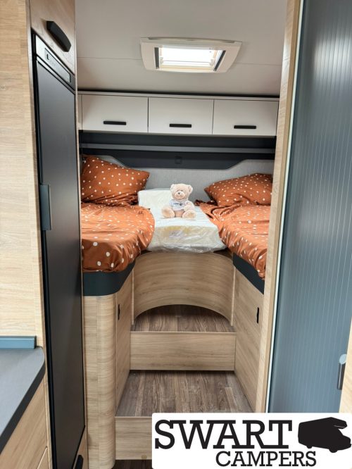 Knaus L!VE WAVE 650 MEG Black Selection photo: 17