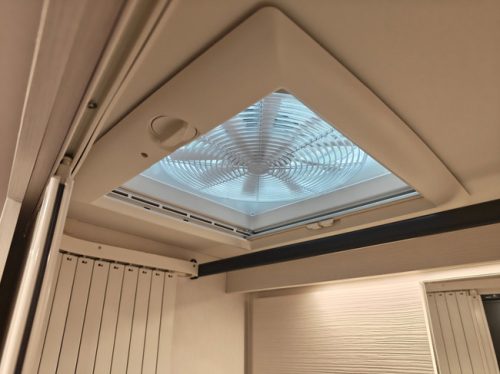 tourne mobil 6.4 Select 2.2 BlueHDI 180PK Automaat - ALL SEASON photo: 17