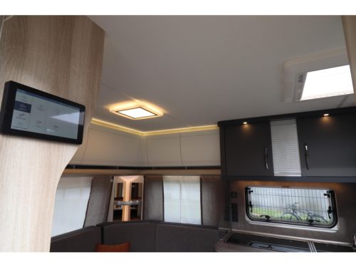 Hobby De Luxe 460 UFE TopSelect package - 240 photo: 8