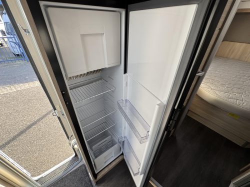 Chausson Titanium VIP 788 French bed no pop-top roof  photo: 21