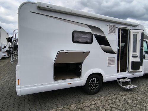 Hobby Optima De Luxe 70 F -Automaat-badkamer achter  foto: 21