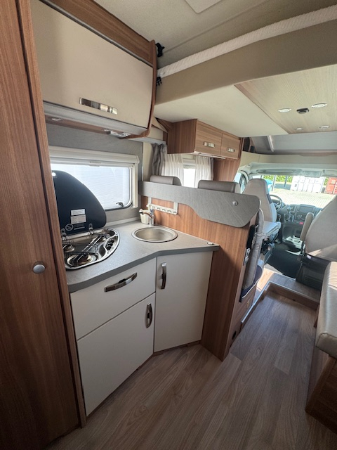 Weinsberg CaraSuite 650 MF Level system photo: 11