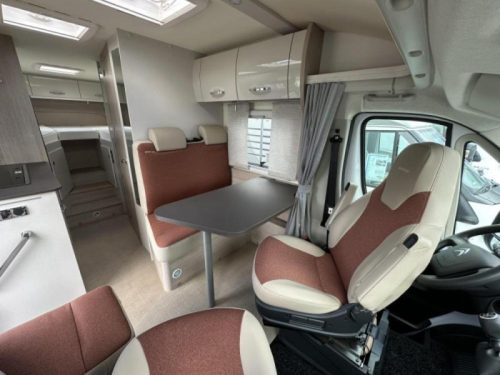 B&uuml;rstner Nexxo Van T 690 G LENGTE BEDDEN + 3.650 KG. photo: 7