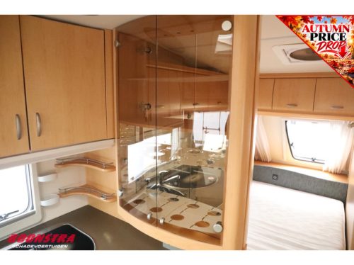 Hobby De Luxe 460 UFE Mover Awning Bike rack Single beds Central kitchen photo: 23