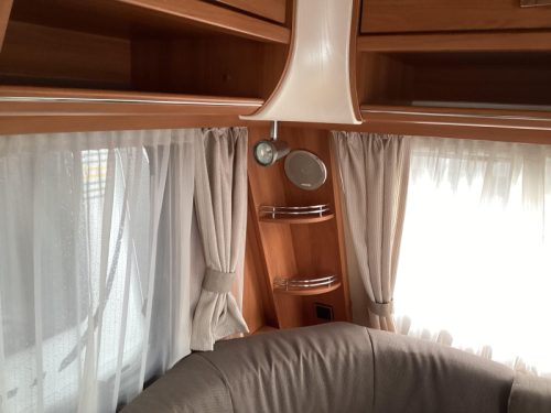 Eriba Nova Luxus Line 465 Mover/ toldo de casete foto: 21