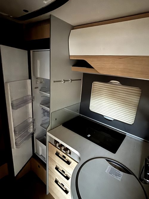 HYMER BMCI 600 White Line Full Options /Sistema de nivelaci&oacute;n foto: 23