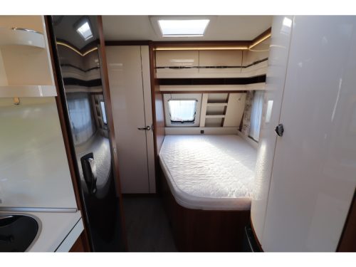 Hobby Excellent 460 UFE Rangierhilfe / Thule Markise Foto: 16