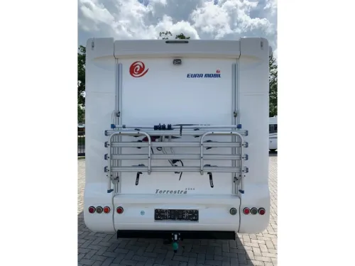 Eura Mobil Terrestra 710 HB Fixed Bed XXL Garage photo: 4